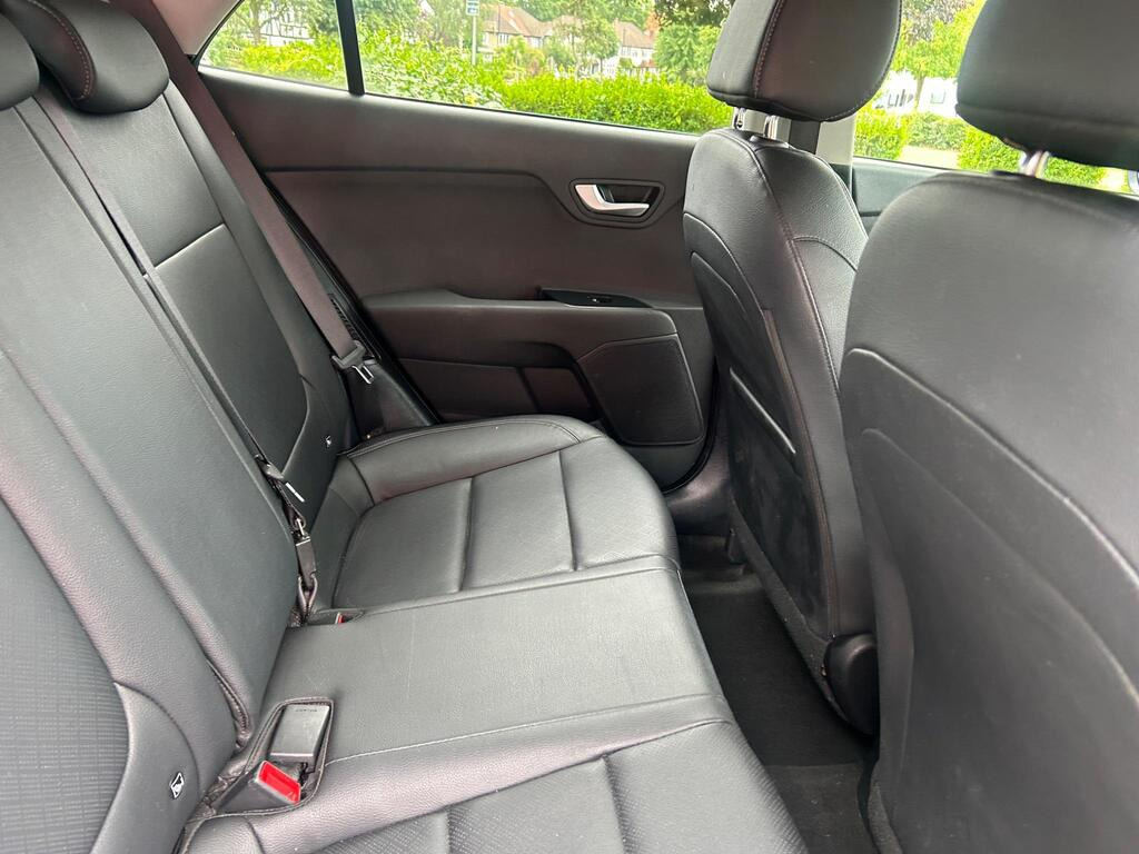 
								2021 Kia Rio 1.0 T-GDi MHEV 3 DCT full									