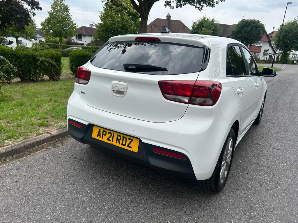 
								2021 Kia Rio 1.0 T-GDi MHEV 3 DCT full									
