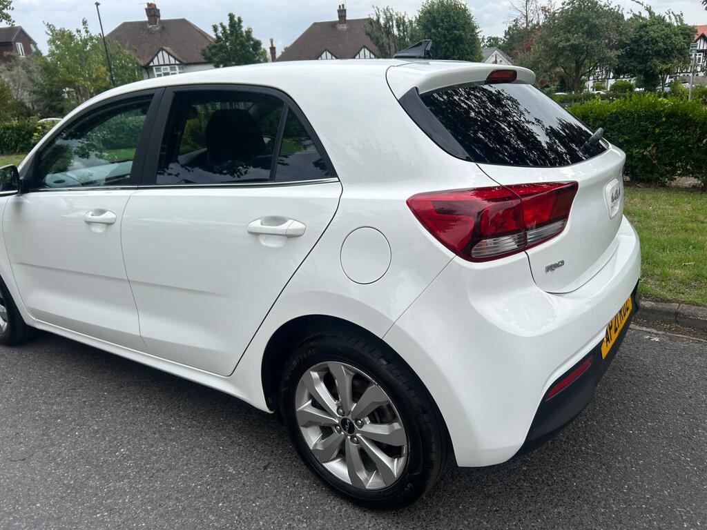 
								2021 Kia Rio 1.0 T-GDi MHEV 3 DCT full									