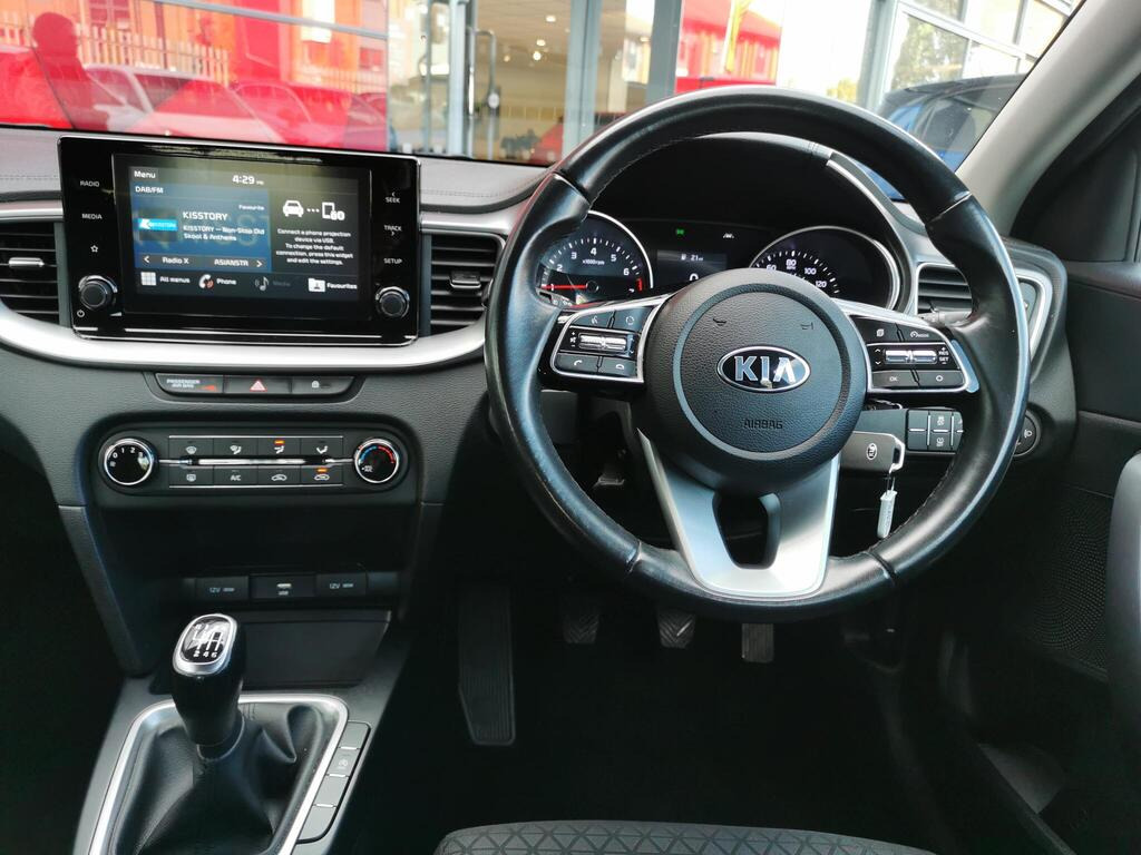 
								2020 Kia XCeed 1.0 T-GDi 2 full									