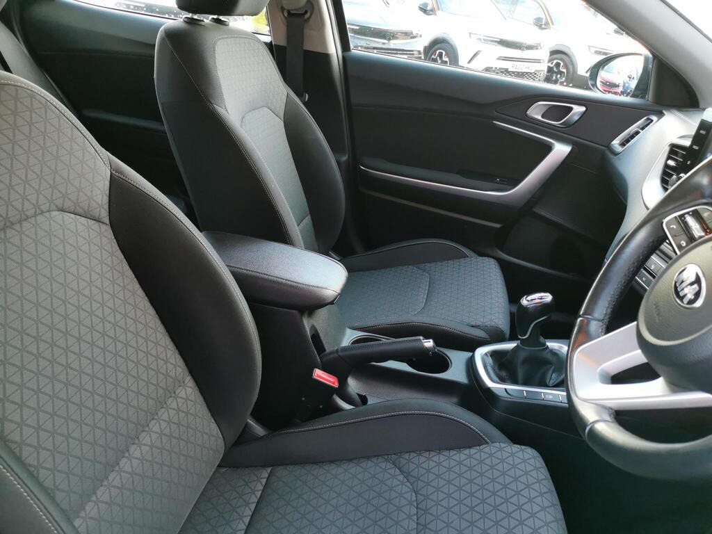 
								2020 Kia XCeed 1.0 T-GDi 2 full									