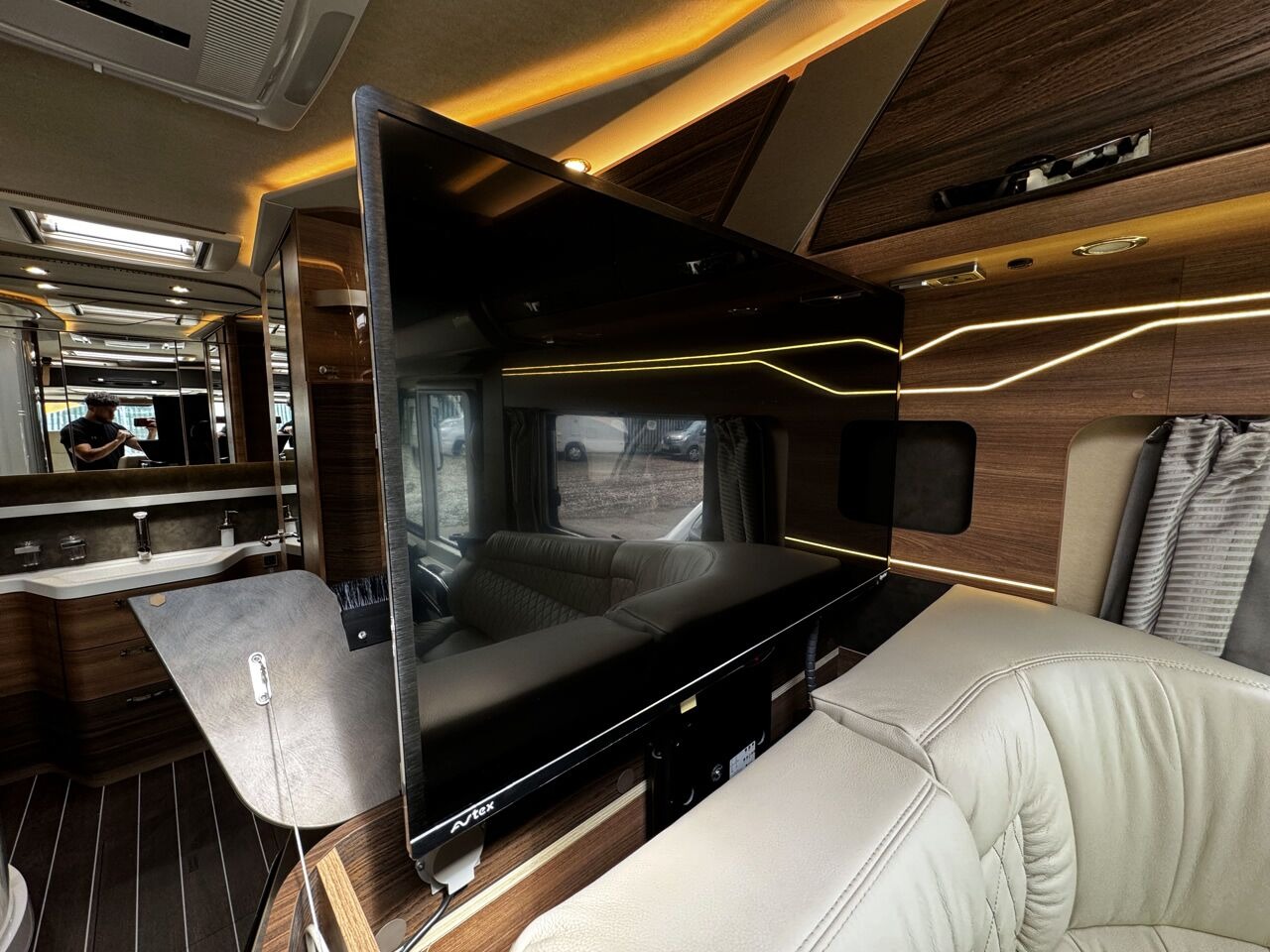
								2021 Knaus Sun i900LX A-Class Motorhome full									