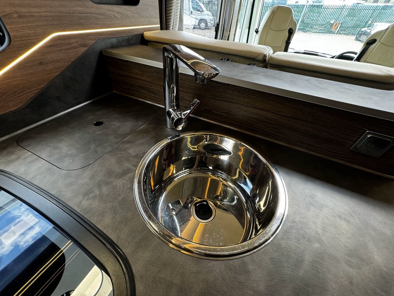 
								2021 Knaus Sun i900LX A-Class Motorhome full									