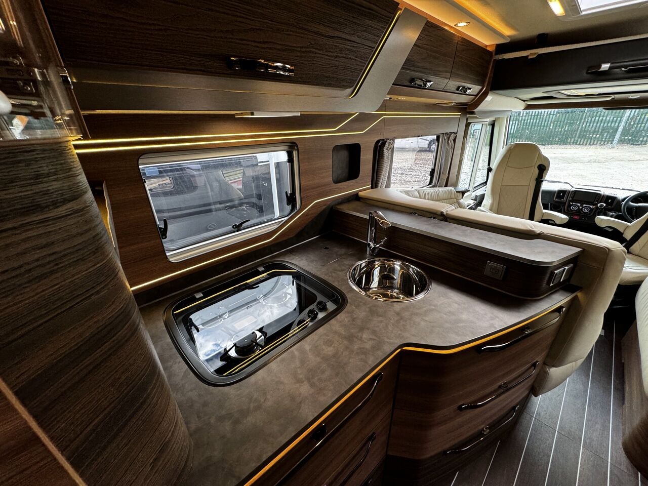 
								2021 Knaus Sun i900LX A-Class Motorhome full									