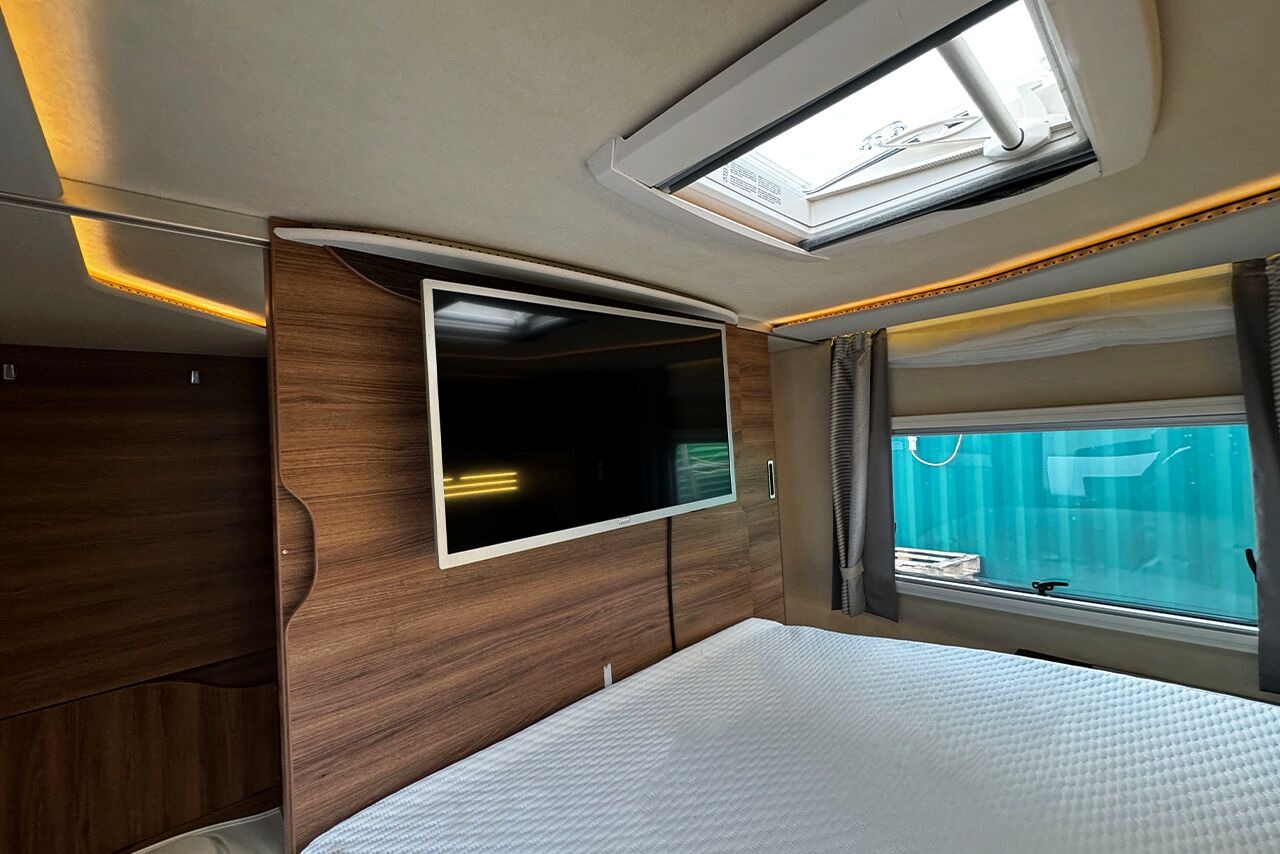 
								2021 Knaus Sun i900LX A-Class Motorhome full									