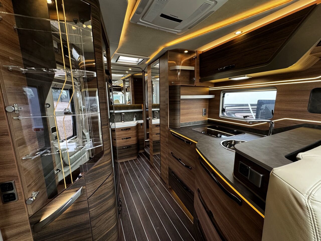 
								2021 Knaus Sun i900LX A-Class Motorhome full									