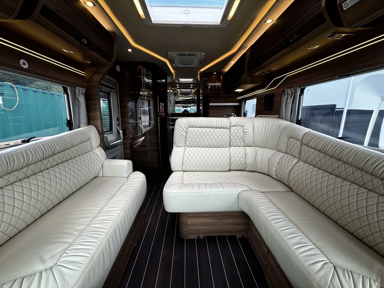 
								2021 Knaus Sun i900LX A-Class Motorhome full									
