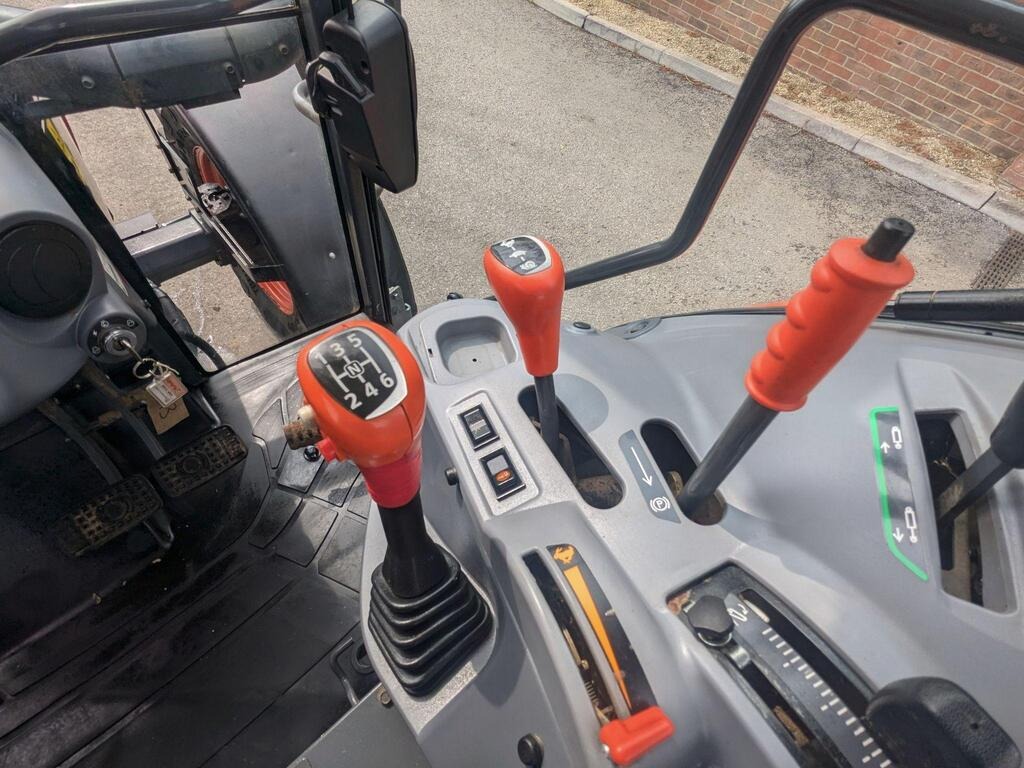 
								2018 Kubota M5111 Tractor full									