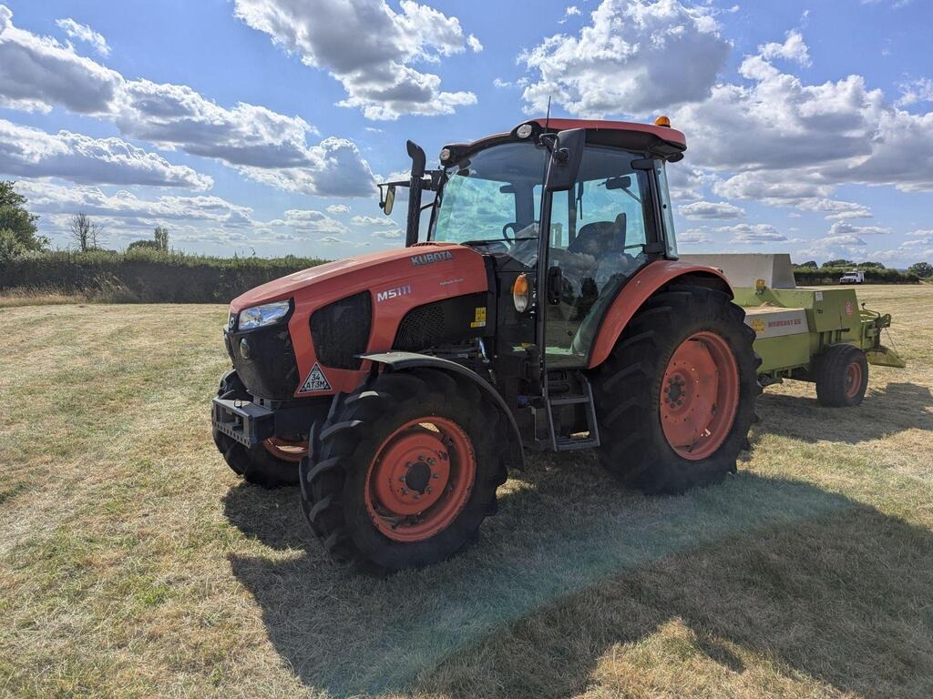 
								2018 Kubota M5111 Tractor full									