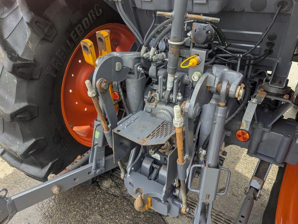 
								2018 Kubota M5111 Tractor full									