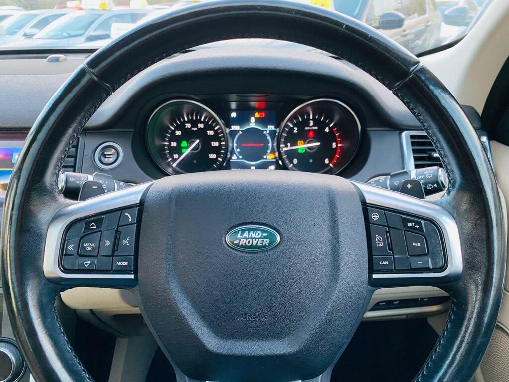 
								2018 Land Rover Discovery Sport 2.0 TD4 HSE Auto 4WD full									