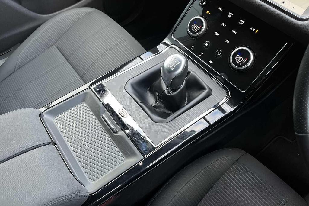 
								2020 Land Rover Range Rover Evoque 2.0 D150 R-Dynamic FWD full									