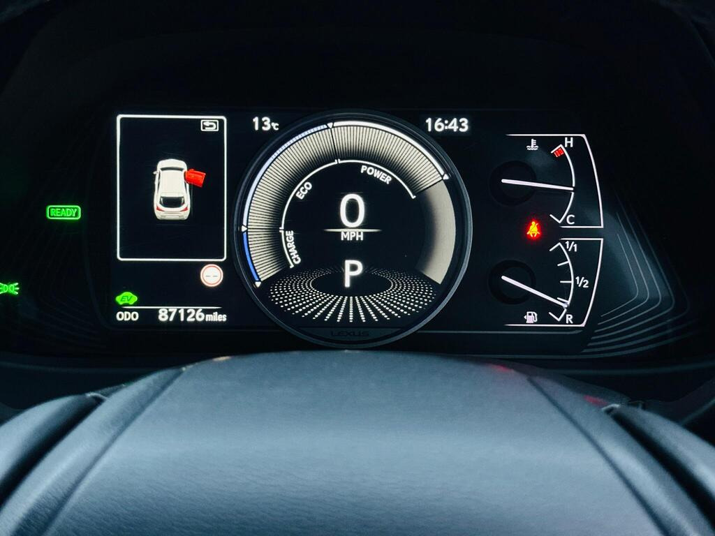 
								2020 Lexus UX 250h E-CVT full									