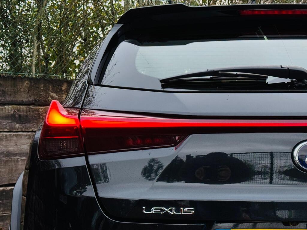 2020 Lexus UX 250h E-CVT