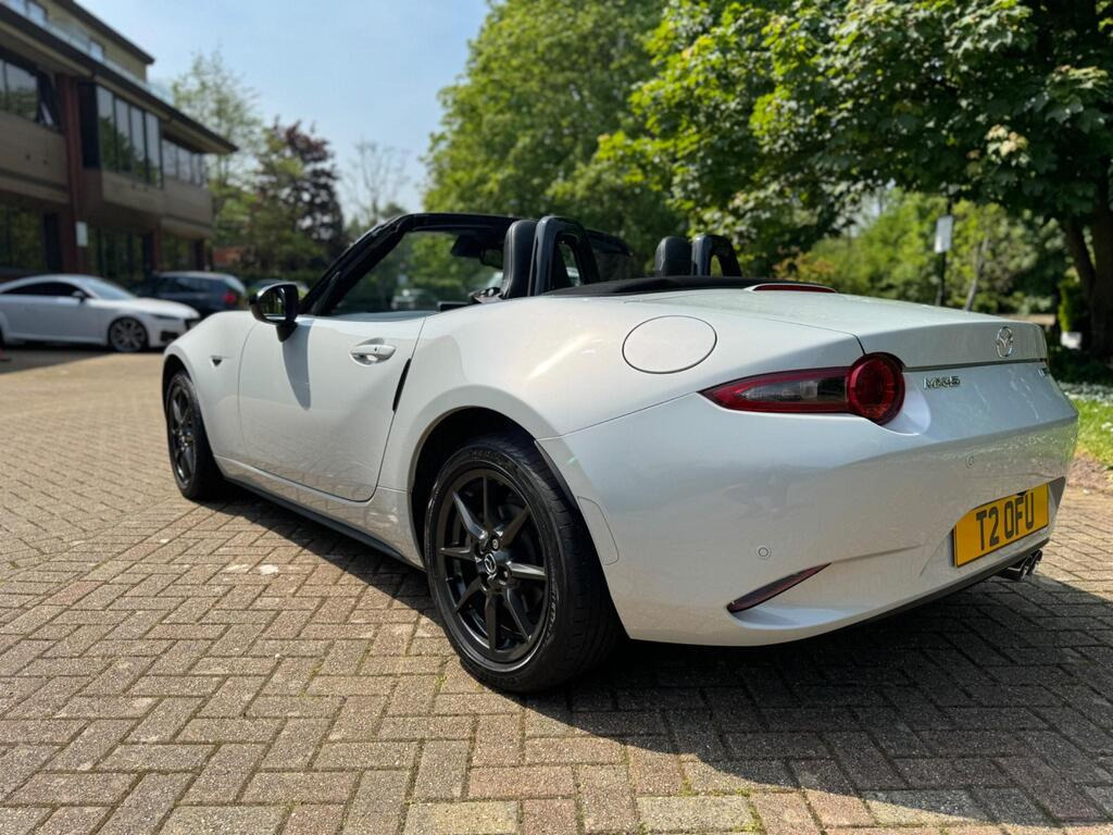 
								2016 Mazda MX-51.5 SKYACTIV-G Sport Nav full									