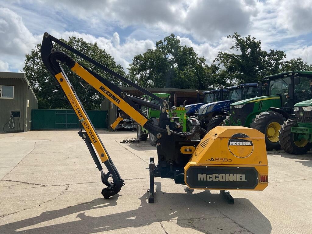 2018 McConnel PA6585 Mower