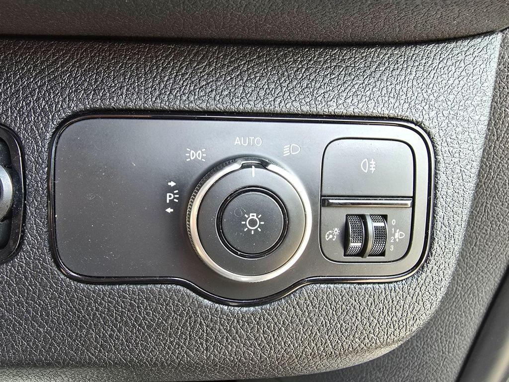 
								2019 Mercedes-Benz Sprinter Stealth Camper 2.1 full									