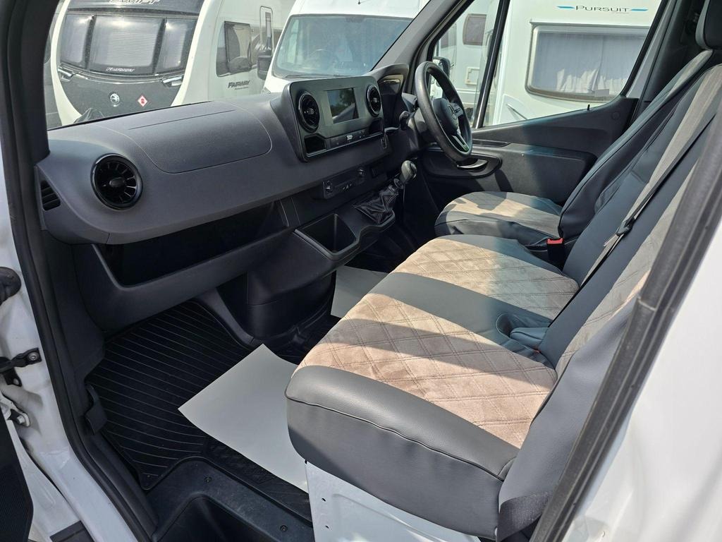 
								2019 Mercedes-Benz Sprinter Stealth Camper 2.1 full									