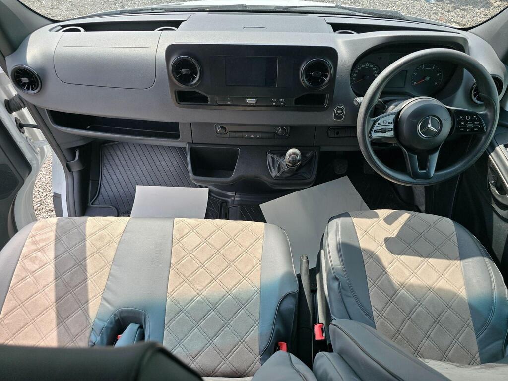 
								2019 Mercedes-Benz Sprinter Stealth Camper 2.1 full									