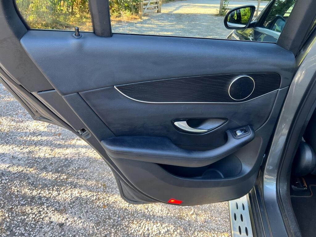 
								2019 Mercedes-Benz GLC 250 Sport (Premium) G-Tronic+ 4MATIC full									