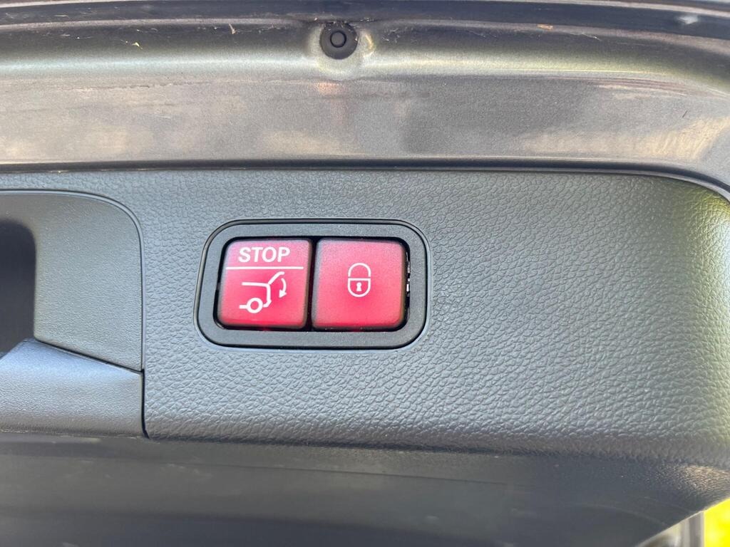 
								2019 Mercedes-Benz GLC 250 Sport (Premium) G-Tronic+ 4MATIC full									