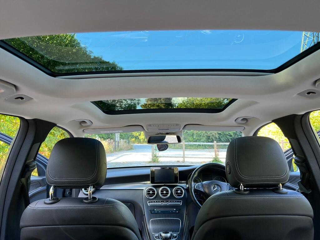 
								2019 Mercedes-Benz GLC 250 Sport (Premium) G-Tronic+ 4MATIC full									