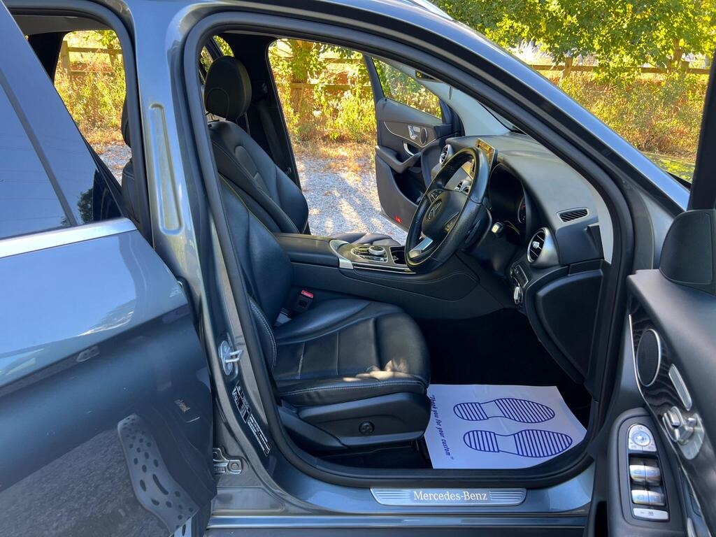 
								2019 Mercedes-Benz GLC 250 Sport (Premium) G-Tronic+ 4MATIC full									