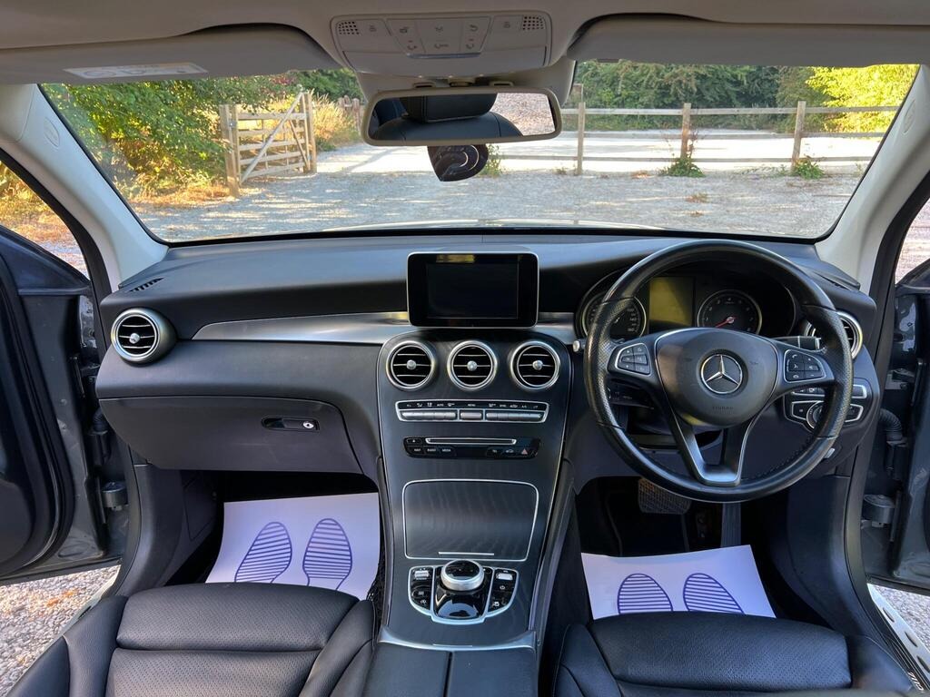 
								2019 Mercedes-Benz GLC 250 Sport (Premium) G-Tronic+ 4MATIC full									