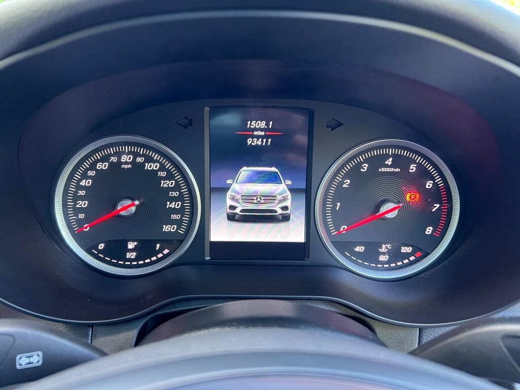 
								2019 Mercedes-Benz GLC 250 Sport (Premium) G-Tronic+ 4MATIC full									