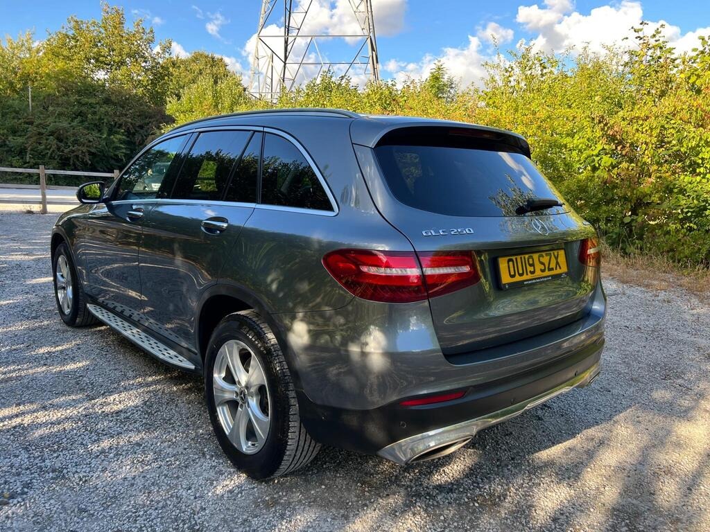 
								2019 Mercedes-Benz GLC 250 Sport (Premium) G-Tronic+ 4MATIC full									
