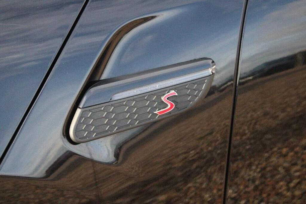 
								2022 MINI Hatch 2.0 Cooper S Sport full									