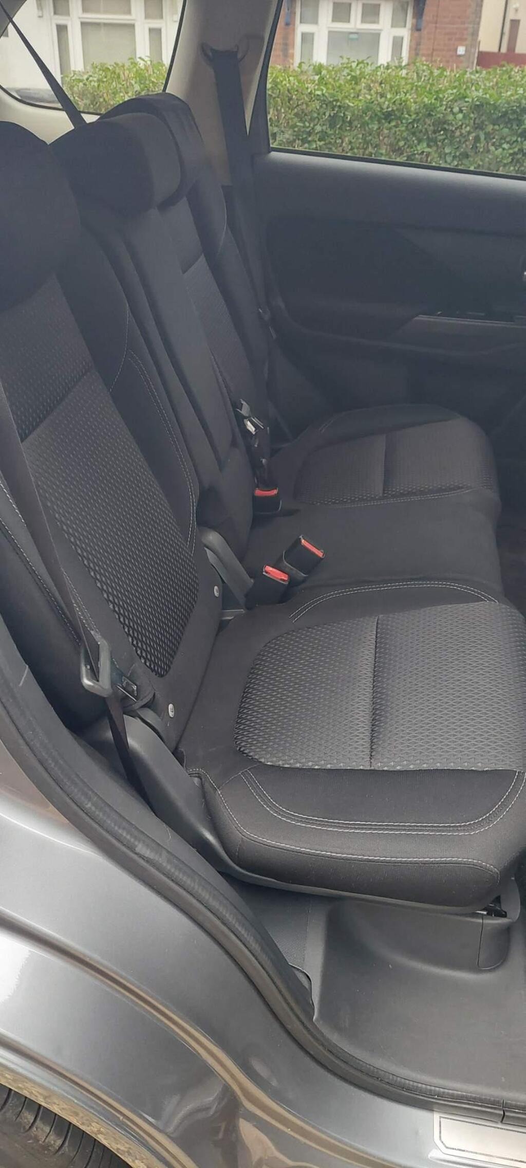 
								2019 Mitsubishi Outlander 2.4h TwinMotor 13.8kWh Design CVT 4WD full									