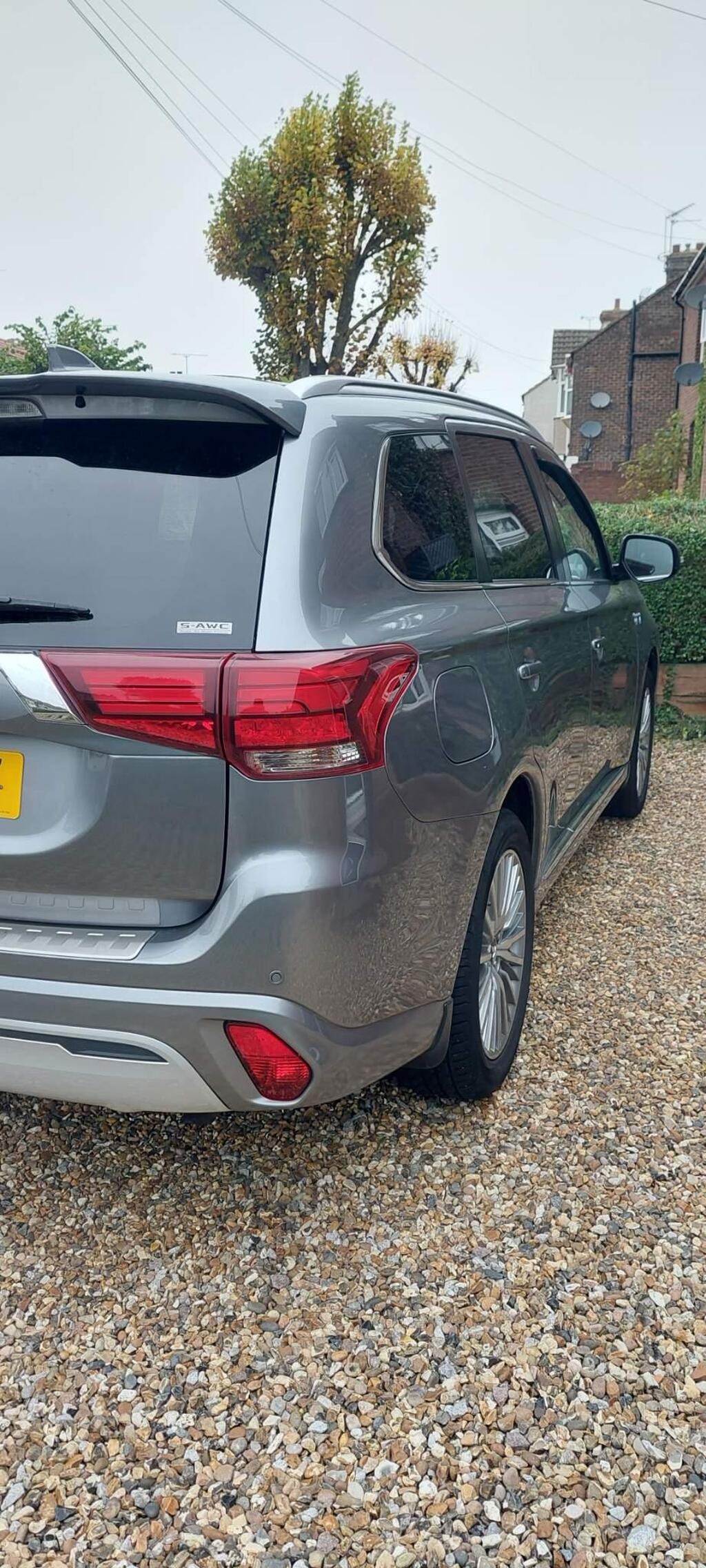 
								2019 Mitsubishi Outlander 2.4h TwinMotor 13.8kWh Design CVT 4WD full									