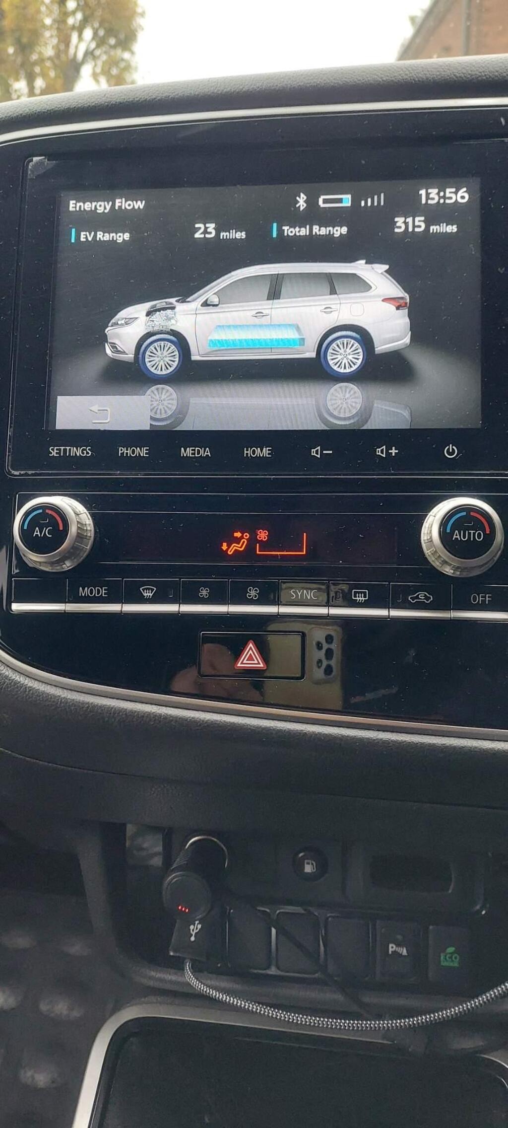 
								2019 Mitsubishi Outlander 2.4h TwinMotor 13.8kWh Design CVT 4WD full									