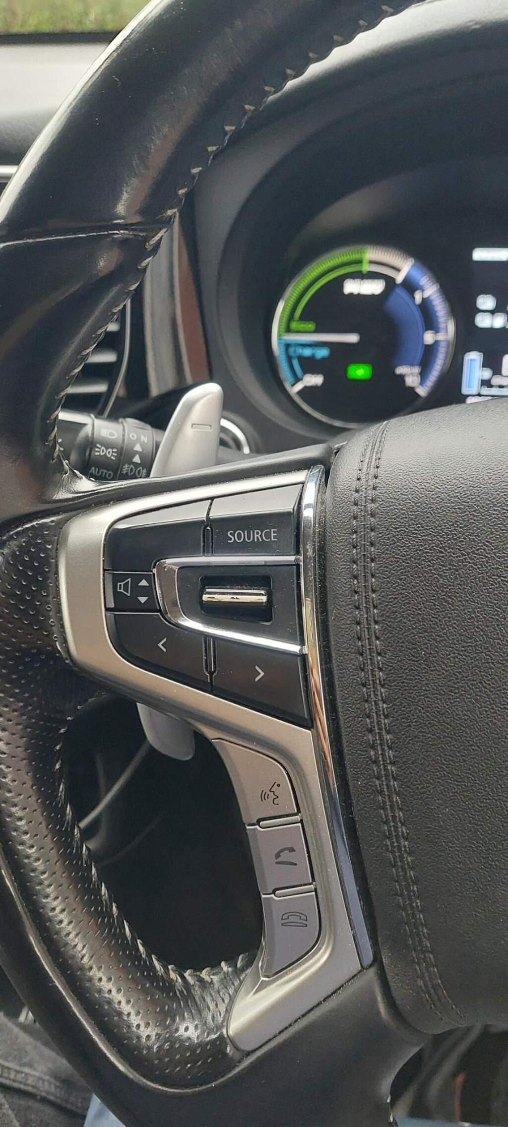 
								2019 Mitsubishi Outlander 2.4h TwinMotor 13.8kWh Design CVT 4WD full									