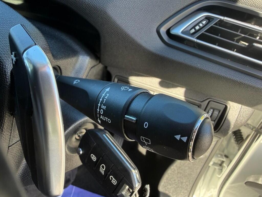 
								2019 Peugeot 308 1.2 PureTech GPF Allure EAT full									