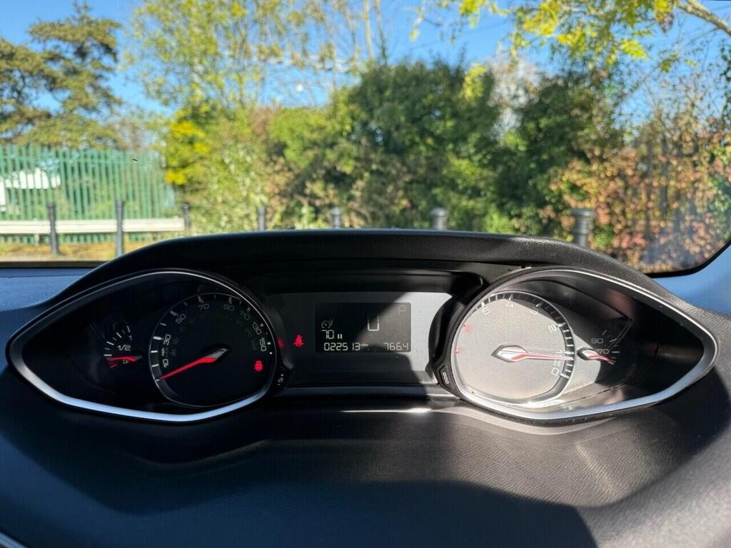 
								2019 Peugeot 308 1.2 PureTech GPF Allure EAT full									