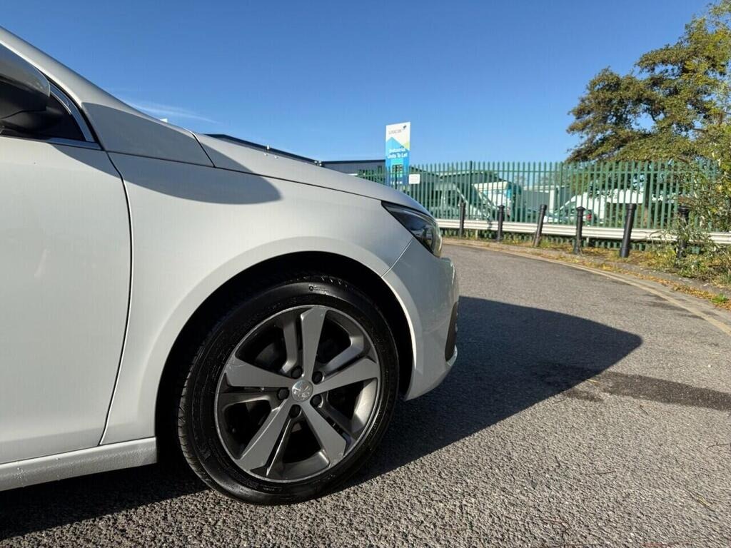 
								2019 Peugeot 308 1.2 PureTech GPF Allure EAT full									