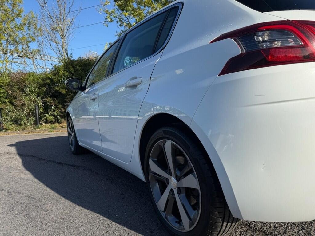 
								2019 Peugeot 308 1.2 PureTech GPF Allure EAT full									
