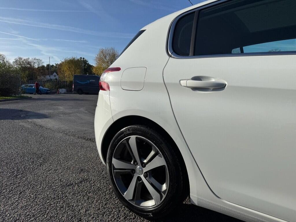 
								2019 Peugeot 308 1.2 PureTech GPF Allure EAT full									