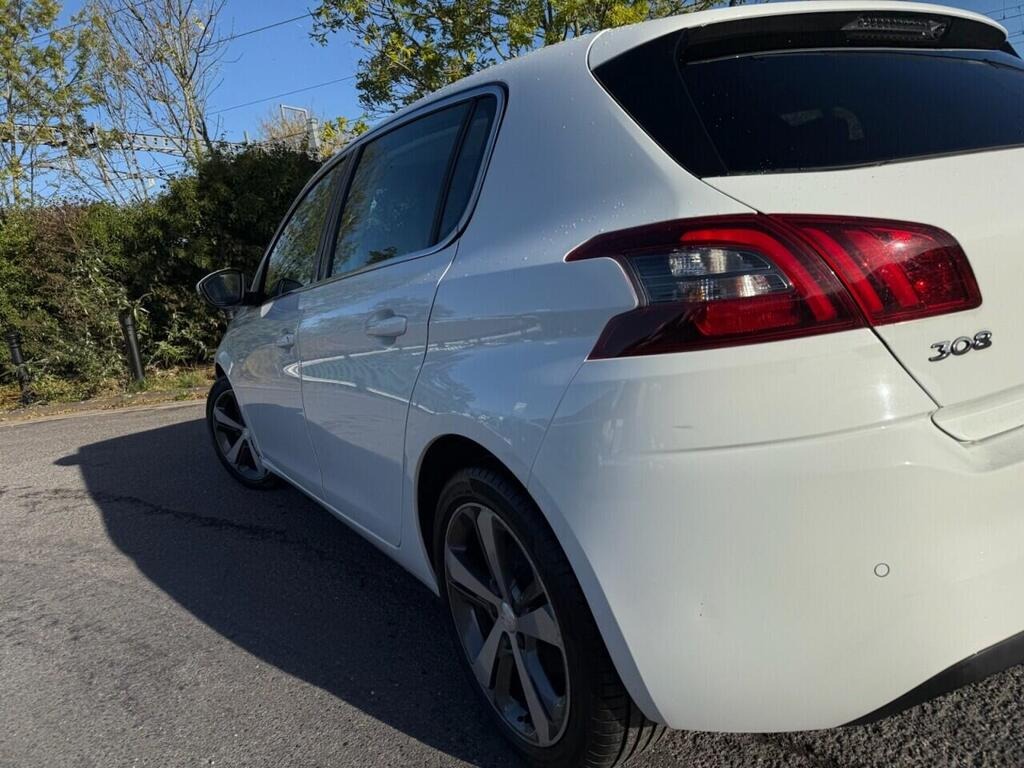 
								2019 Peugeot 308 1.2 PureTech GPF Allure EAT full									