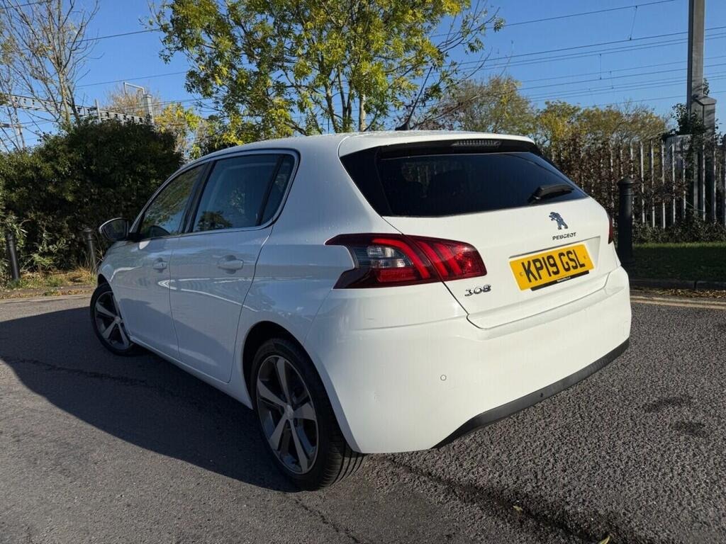 
								2019 Peugeot 308 1.2 PureTech GPF Allure EAT full									
