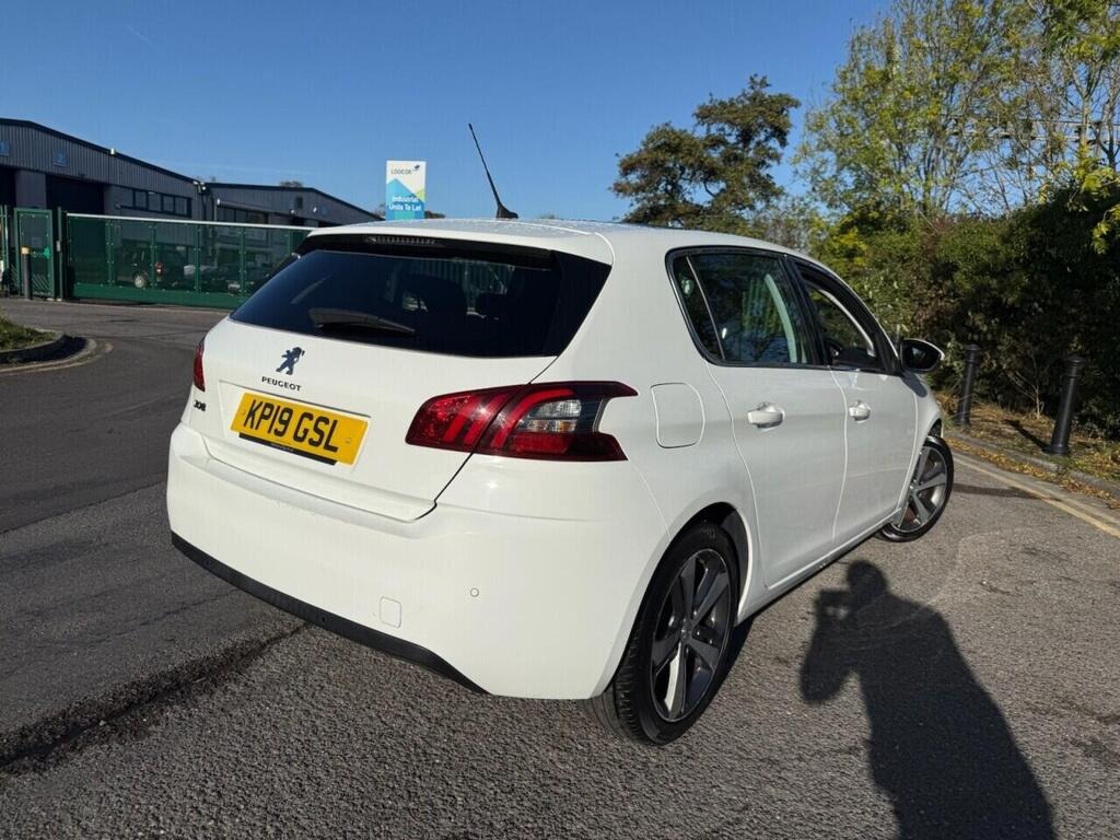 
								2019 Peugeot 308 1.2 PureTech GPF Allure EAT full									