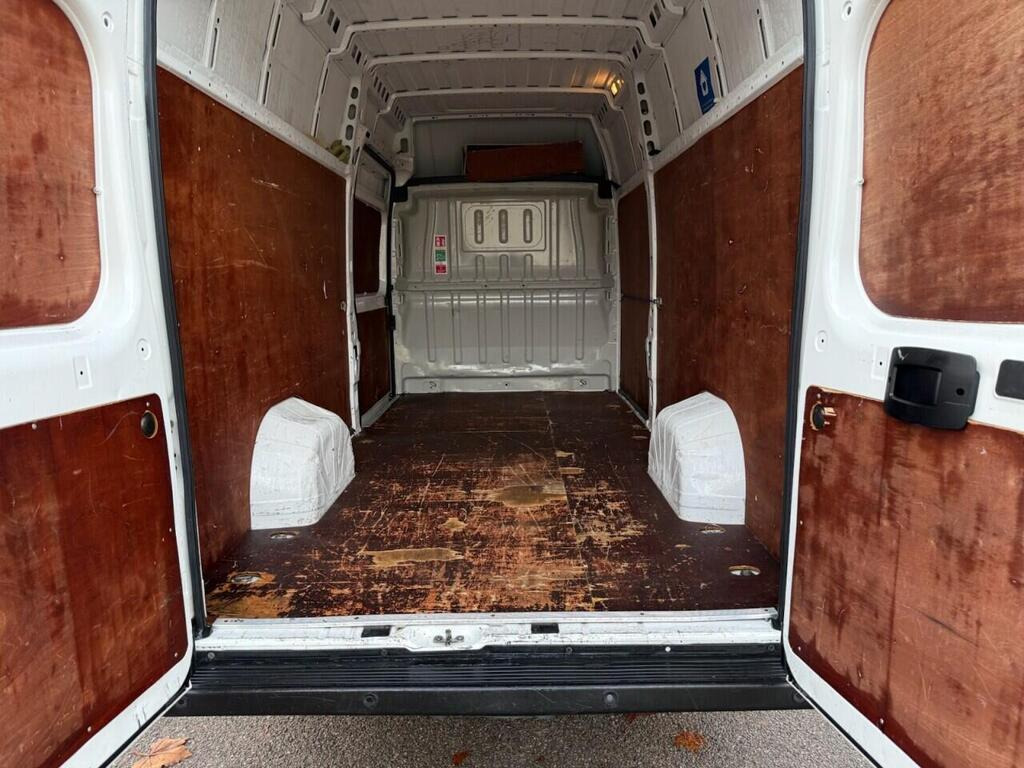 
								2020 Peugeot Boxer 2.2 BlueHDi 435 Professional L4 H3 full									