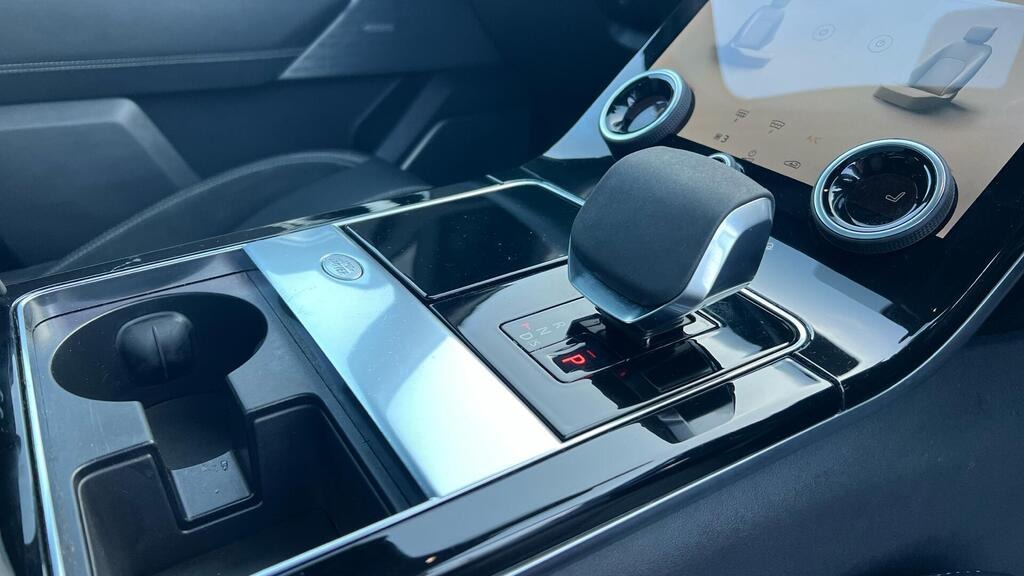 
								2023 Land Rover Range Rover Velar 2.0 D200 MHEV full									