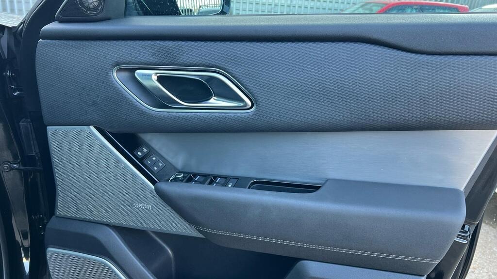 
								2023 Land Rover Range Rover Velar 2.0 D200 MHEV full									