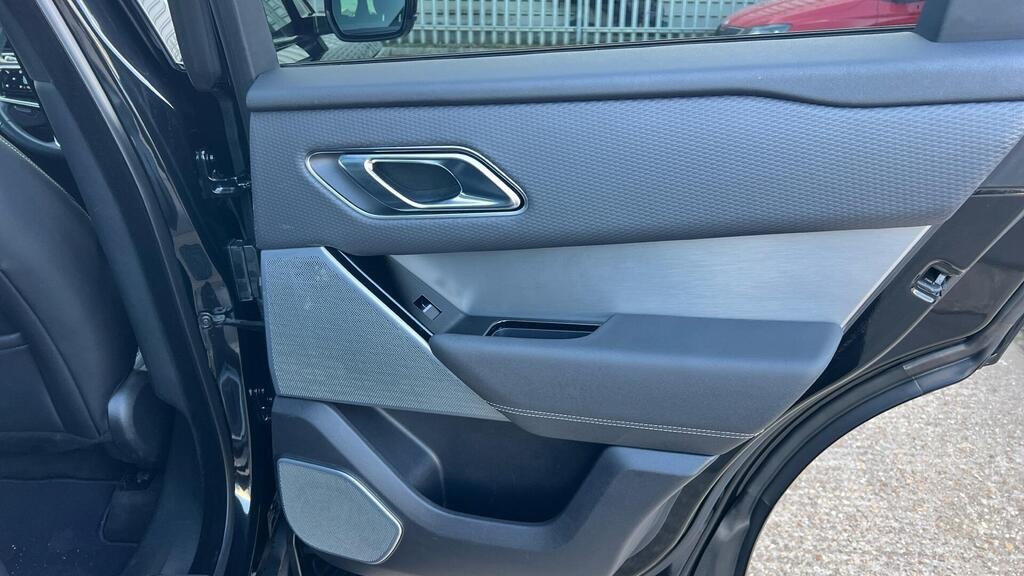 
								2023 Land Rover Range Rover Velar 2.0 D200 MHEV full									