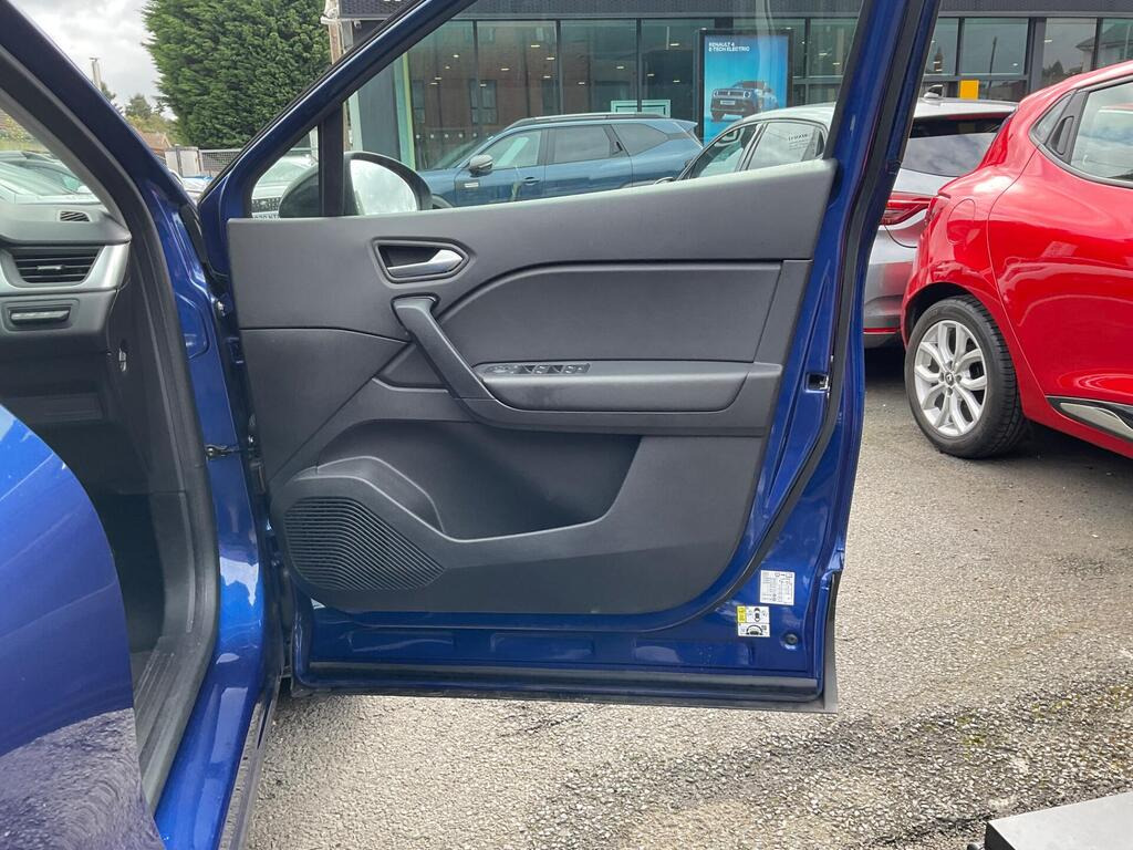 
								2022 Renault Captur 1.0 TCe Iconic Edition full									