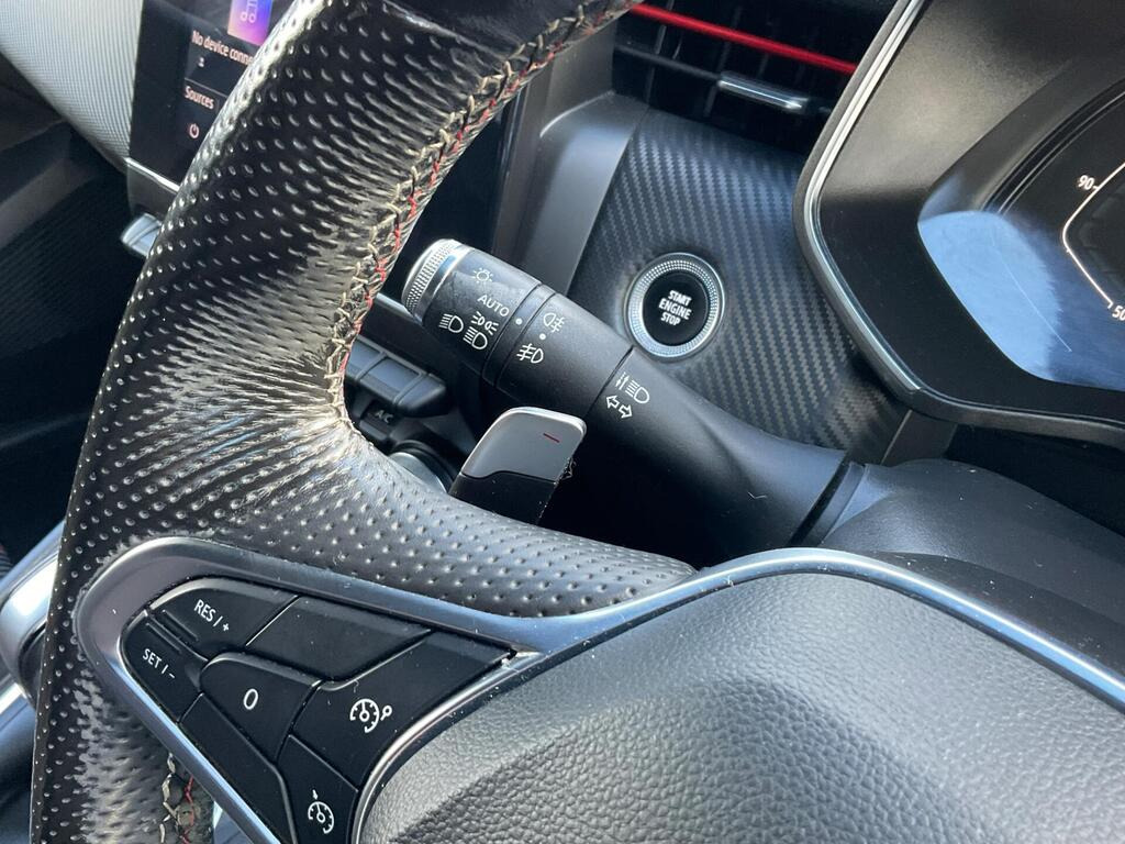 
								2020 Renault Clio 1.3 TCe RS Line EDC full									