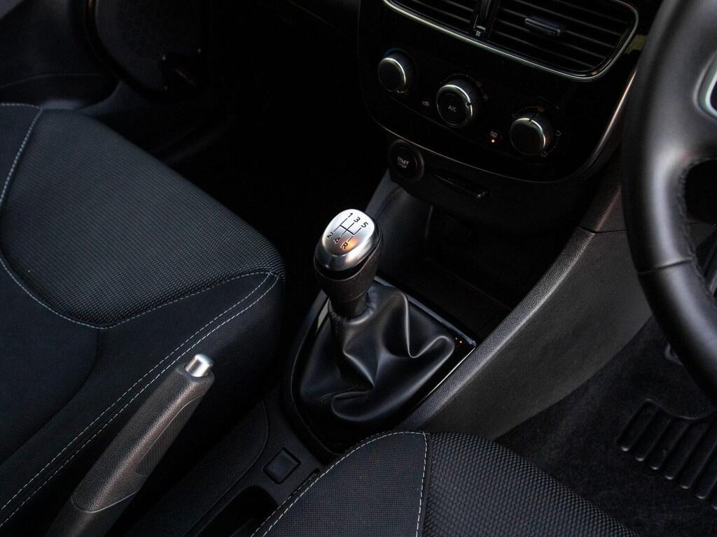 
								2019 Renault Clio 0.9 TCe Iconic full									